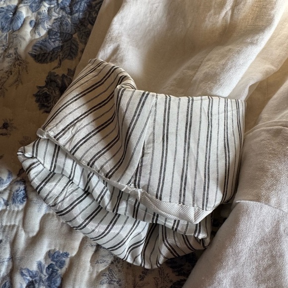 Zara Women's Cream Blazer with Striped Lining - Picture 9 of 9